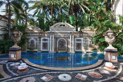 gianni's at versace mansion|Versace mansion real story.